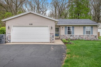 1181 106th Ave, Plainwell, MI 49080