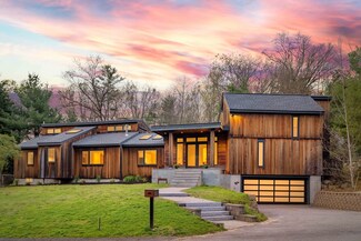 56 Notre Dame Rd, Bedford, MA 01730