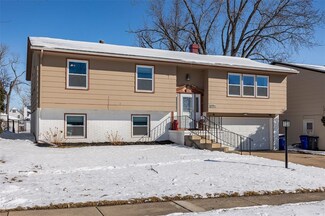 2726 Virginia Dr SE, Cedar Rapids, IA 52403