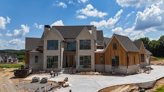 8101 Turning Point Dr, Brentwood, TN 37027