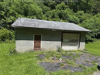 189 Wallback Rd, Maysel, WV 25133