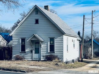 515 N Bluff Blvd, Clinton, IA 52732