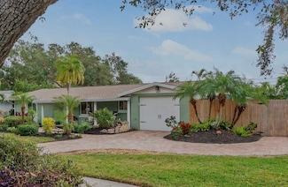 6623 Glades Way, Sarasota, FL 34231