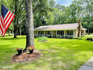 6324 Country Ln, Moss Point, MS 39562