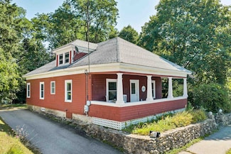 229 Elm St, Laconia, NH 03246