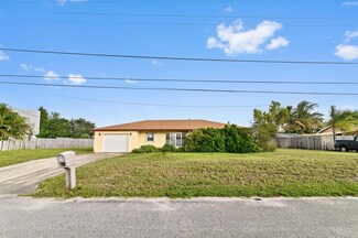 3069 Buccaneer Rd, Lake Worth, FL 33462