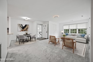 72 Cranberry Ct Unit 129, Red Bank, NJ 07701
