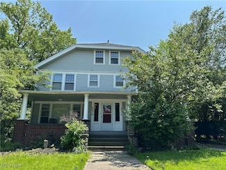 2572 Mayfield Rd, Cleveland, OH 44106