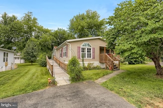 9 Siding Ln, Millersburg, PA 17061