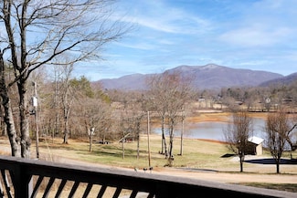 2133 Pine Lake Rd, Hiawassee, GA 30546