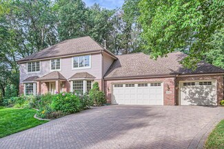 2425 Comstock Ln N, Plymouth, MN 55447