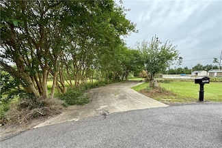 7491 Pine Alley, Lake Charles, LA 70605