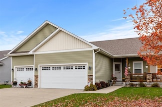 8935 Linden Dr, West Des Moines, IA 50266