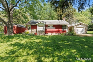 2160 Engleside Dr SE, Grand Rapids, MI 49546