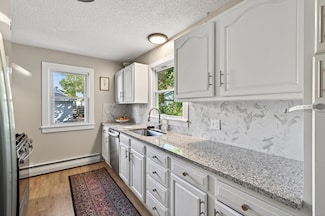 1812 Carl St, Saint Paul, MN 55113