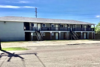 975 Woodrow St Unit 21 Woodrow Apts, Beaumont, TX 77705