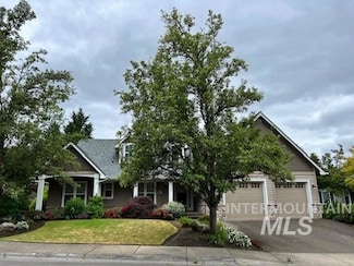 1961 SW Abercrombie Place, Portland, OR 97225