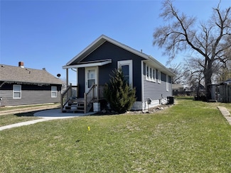 1207 E Boone St, Marshalltown, IA 50158