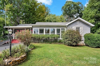 110 Kerlee St, Black Mountain, NC 28711