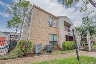 2025 Augusta Dr Unit 701, Houston, TX 77057