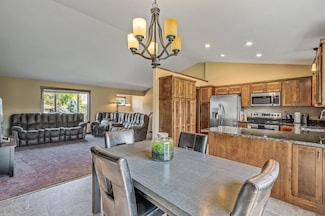 2741 Davis St S, Cambridge, MN 55008