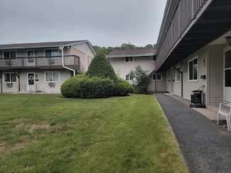 4 Bostwick Arms Unit 4, New Milford, CT 06776
