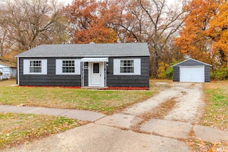 101 Fulton Rd, Marquette Heights, IL 61554