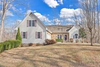 120 Lakecrest Dr, Hardy, VA 24101