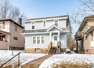 4611 W 8th St, Duluth, MN 55807
