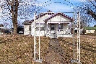 731 E State St, Mountain Grove, MO 65711