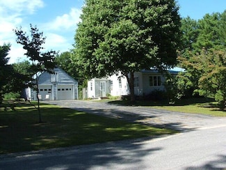 233 Old Post Rd, Arundel, ME 04046