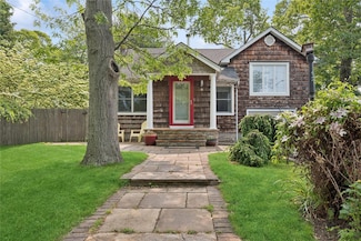 17 Tulip Rd, Rocky Point, NY 11778