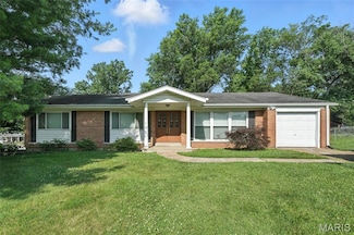 701 Fernview Dr, Saint Louis, MO 63141