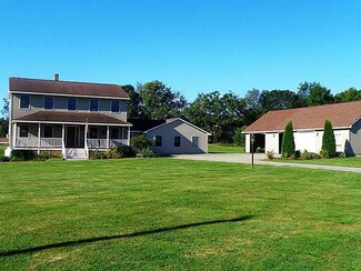 17 Hideaway Ln, Greene, ME 04236