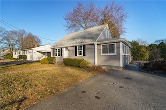 62 Gorham Ave, Warwick, RI 02886