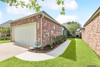5475 Courtyard Dr, Gonzales, LA 70737
