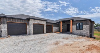 4622 Forest Trails Dr, Springfield, MO 65809