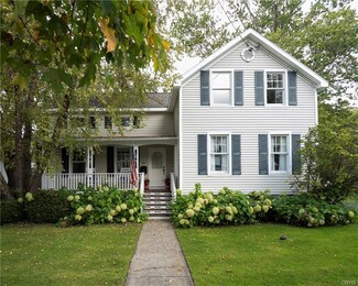 45 Leitch Ave, Skaneateles, NY 13152