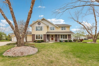 S83W17703 Clearbrook Dr, Muskego, WI 53150