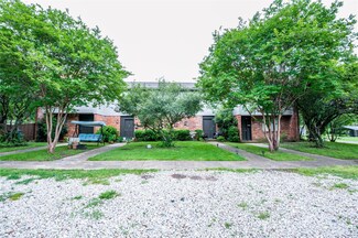709 W Tyler St, Ennis, TX 75119