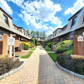 22 Heritage Dr Unit G, New City, NY 10956