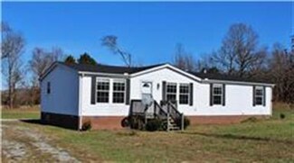 8 Callie Ln, Gordonsville, TN 38563