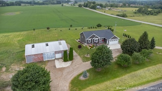 21491 8th Ave, Conklin, MI 49403