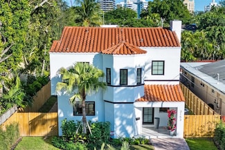 3153 Royal Palm Ave, Miami Beach, FL 33140