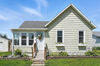 510 Maple Ave, Woodward, IA 50276