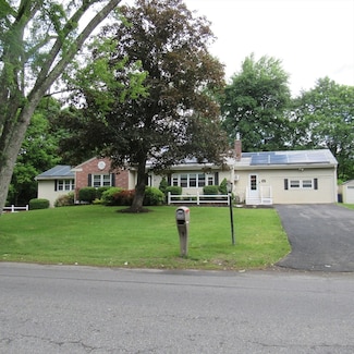 82 Fox Ave, Dracut, MA 01826