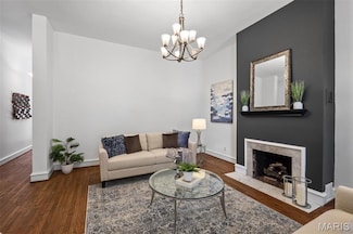 1302 S 10th St, Saint Louis, MO 63104