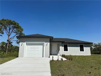 5023 N Dogwood Cir, Port Labelle, FL 33935