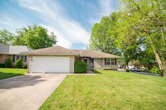 2904 E Hawkins St, Springfield, MO 65804