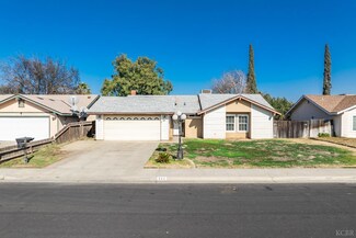 944 Murphy Dr, Lemoore, CA 93245